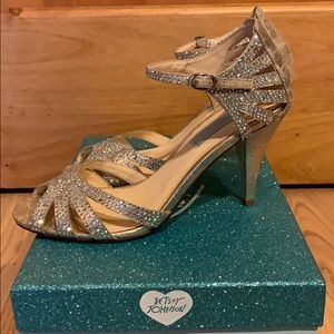 Betsey Johnson SB-Sweet Champ Fab heels - Sz 6